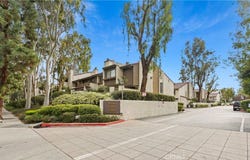 5800 Owensmouth Avenue, Woodland Hills, CA 91367