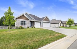 1403 E Hayloft Drive, Ozark, MO 65721