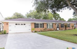 206 Berwick Street, Victoria, TX 77904