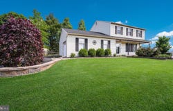 29 CASTLEWOOD DR, CHALFONT, PA 18914