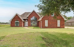 2901 Village Circle, Ocean Springs, MS 39564