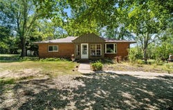 20269 McLouth Road, Tonganoxie, KS 66086