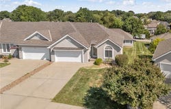 9613 N Locust Drive, Kansas City, MO 64155