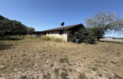 5996 Yucca, Beeville, TX 78102