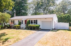 60 Saffron Circle, Springfield, MA 01129
