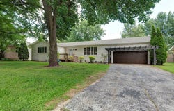 1542 S Plaza Avenue, Springfield, MO 65804