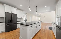 135 Pergola Ave, Monroe Twp., NJ 08831-1430
