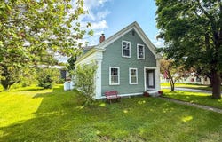 48 Cross Street, Newbury, VT 05051