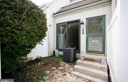 573 SUMMIT HOUSE, WEST CHESTER, PA 19382