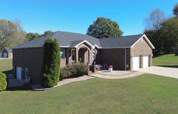 87 Meadowbrook Rd, Vanceburg, KY 41179