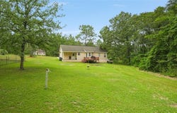 98 Palm Tree Road, Jesup, GA 31545