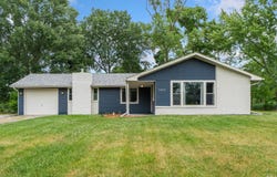 6322 Allenwood Drive, Fort Wayne, IN 46835