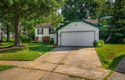 237 Valleyoak Court, Ballwin, MO 63021