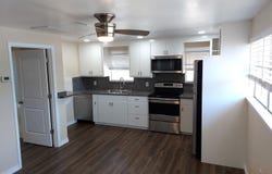 302 W Sandstone Street, Llano, TX 78643-1111