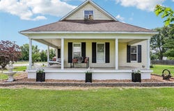603 S Main Street, Sorento, IL 62086