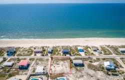 725 E Gorrie Dr, St. George Island, FL 32328