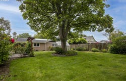 821 13TH AVE, Seaside, OR 97138