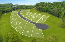 300 Pinewood Drive, Mars, PA 16046