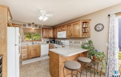 908 Oak Ridge Rd, Dell Rapids, SD 57022