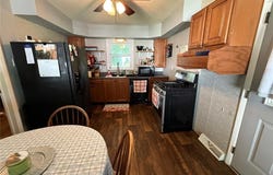 205 S 6th, Shelbina, MO 63468