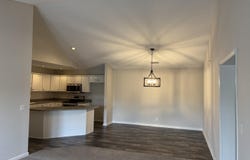 8505 Atrium Dr, Louisville, KY 40220