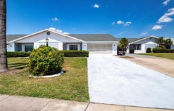 322 CLUB MANOR DRIVE, SUN CITY CENTER, FL 33573