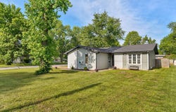 2361 S Fort Avenue, Springfield, MO 65807