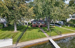 945 E Northshore Drive, Syracuse, IN 46567-8477