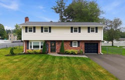 17 Juniper Road, Salem, NH 03079