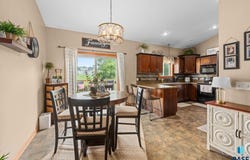 1409 W Creekside Dr, Brandon, SD 57005