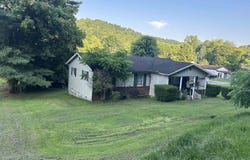 144 Old Farm Lane, Wayne, WV 25570