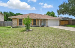1009 Meadow Creek Drive, Lancaster, TX 75146