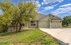 1039 Primrose Path, Canyon Lake, TX 78133
