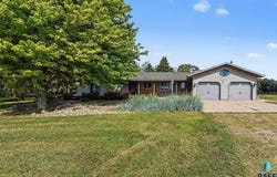 45890 237th St, Wentworth, SD 57075