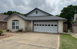 617 Courtney, Fredericksburg, TX 78624