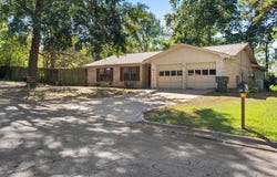 1618 Mckewen Dr., Nacogdoches, TX 75965