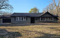 204 Lakeside Drive, West Tawakoni, TX 75474
