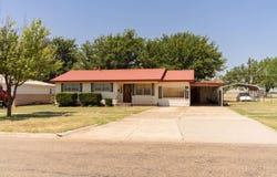909 S Madden Street, Shamrock, TX 79079