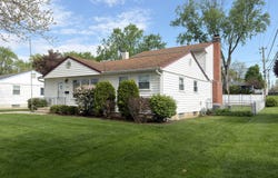3000 starling Lane, Rolling Meadows, IL 60008