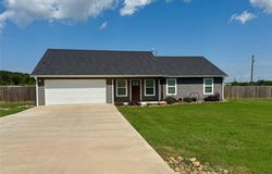 204 Holly Hill Road, Mineral Wells, TX 76067