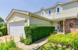 695 London Square, Hoffman Estates, IL 60169