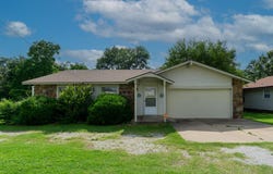 315 N Locust Street, Fairland, OK 74343
