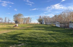 636 Ward Ave, McHenry, ND 58464