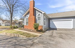 1075 OAK TIMBER Cir, Collierville, TN 38017