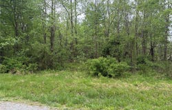 11 Choctaw Dr, Carbondale, IL 62901
