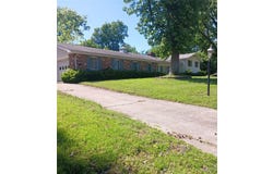 4904 Paris Drive, Godfrey, IL 62035