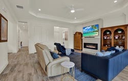 4923 PAMPLONA Court, WIMAUMA, FL 33598