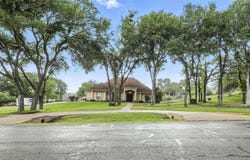 140 Dustin Circle, Hudson Oaks, TX 76087