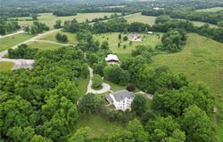 4 Hahn Estates Road, Winfield, MO 63389