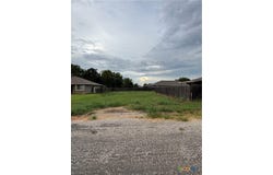 612 Briggs Street, Lampasas, TX 76550